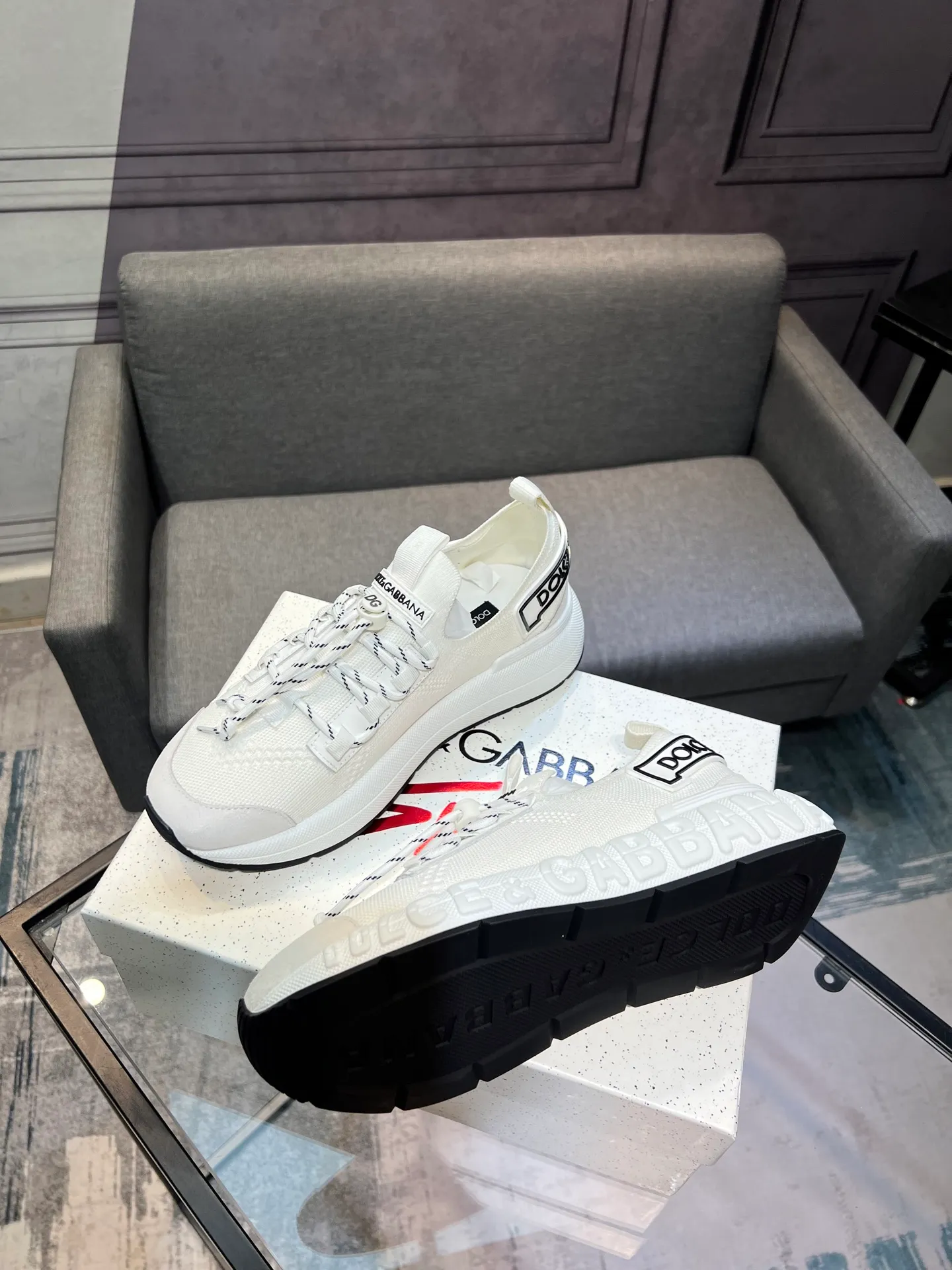 Men's Men's Shoes💰480 Dolce&Gabbana D&G's latest fly woven shoes, casual sneakers, original purchase, development and production. DG's latest popular casual shoes, the tongue has the brand's iconic details, fashionable and versatile, and can add luster to various looks. Create an exquisite design with unique dynamic vitality and modern atmosphere, showing a modern and elegant style. Exquisite packaging at the delivery counter🛍📦 ▪️Fabric: Original customized fly woven fabric, lining: Original customized breathable lining, Size: Men's 38-44 (45 46 customized)